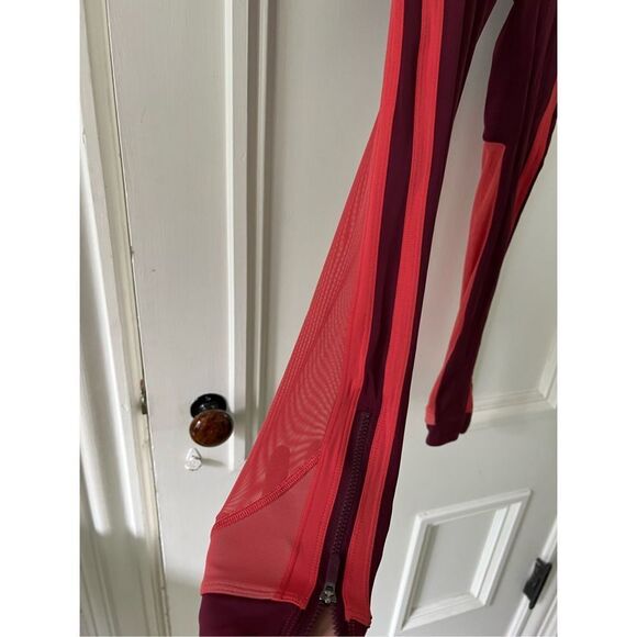 Lululemon maroon and coral striped leggings with sheer back 2 - Picture 6 of 6